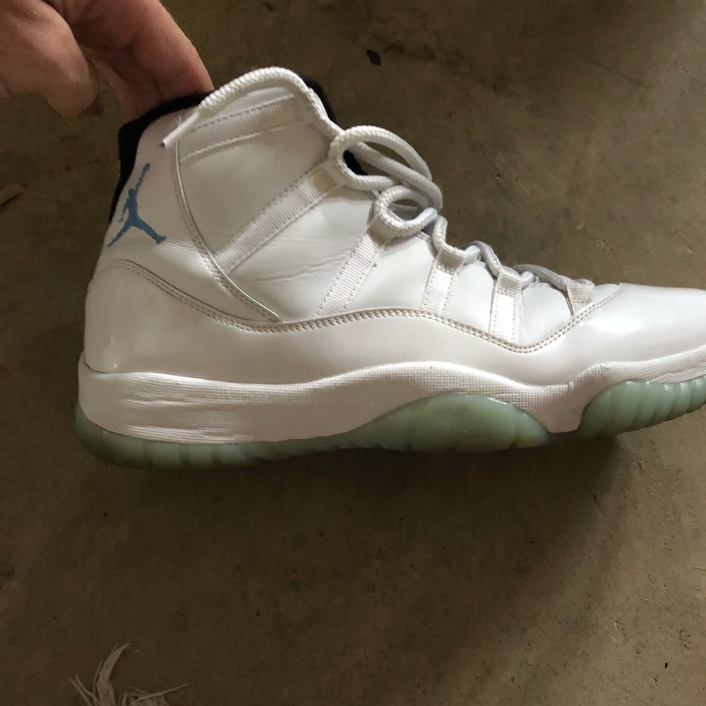 Legend blue Jordan 11’s